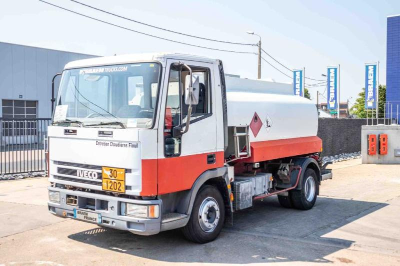 Iveco 85E15+ CITERNE 5000 L - شاحنة صهريج: صور 1 Iveco 85E15+ CITERNE 5000 L - شاحنة صهريج: صور 1