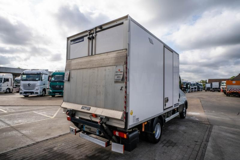 Iveco DAILY 35C180 HI MATIC+CARRIER XERIOS 5+ DHOLLANDIA - الشاحنات الصغيرة المبردة: صور 4 Iveco DAILY 35C180 HI MATIC+CARRIER XERIOS 5+ DHOLLANDIA - الشاحنات الصغيرة المبردة: صور 4