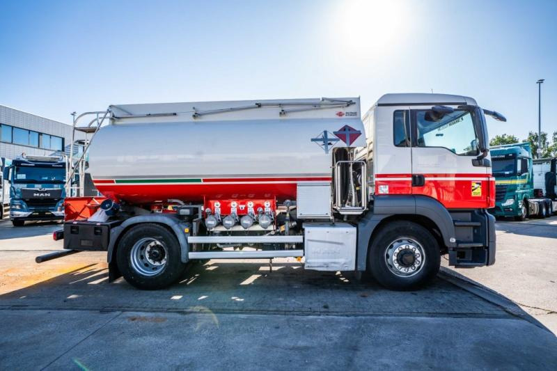 MAN TGS 18.400 4x4H +CM 11.500L /4 COMP - شاحنة صهريج: صور 3 MAN TGS 18.400 4x4H +CM 11.500L /4 COMP - شاحنة صهريج: صور 3