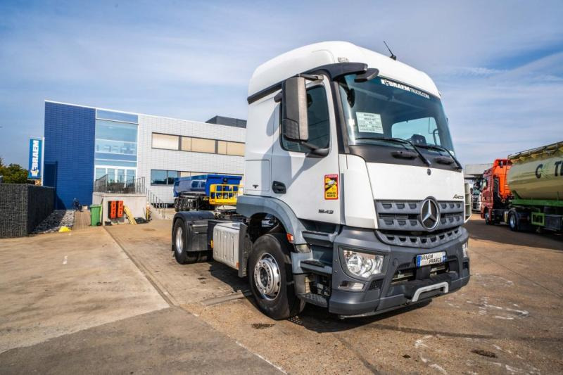 Mercedes AROCS 1843 LS ( NO ACTROS) - شاحنة جرار: صور 2 Mercedes AROCS 1843 LS ( NO ACTROS) - شاحنة جرار: صور 2