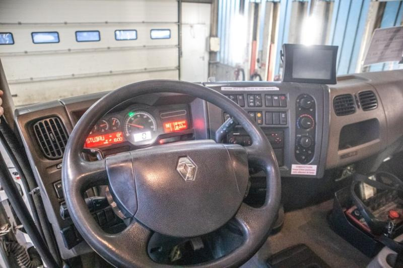 Interior photo 1: شاحنات مسطحة, شاحنة كرين Renault KERAX 380DXI-8x4+PK18TM/3EXT