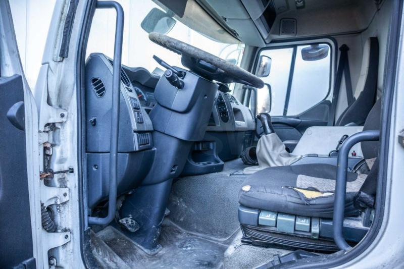 شاحنة صهريج لنقل الطعام Renault PREMIUM 320 DXI+CITERNE ALIMENTAIRE ( engine problem): صور 6