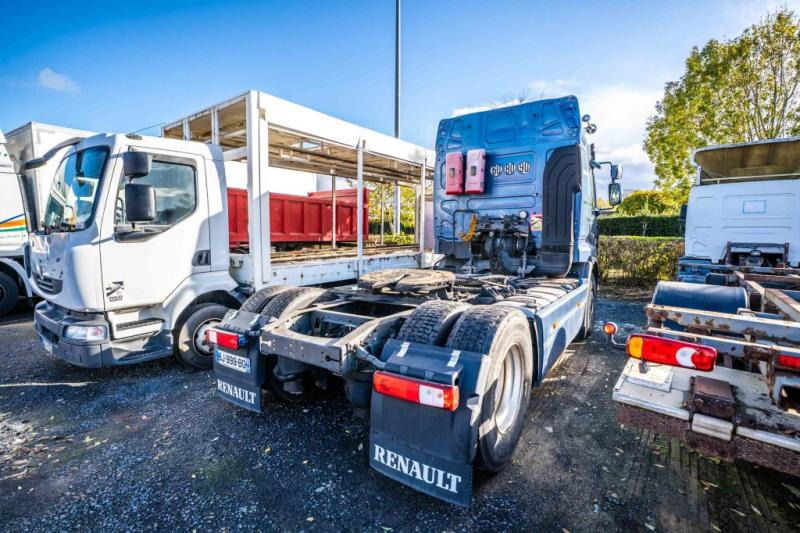 Renault PREMIUM 450 DXI+VOITH+ problème moteur - شاحنة جرار: صور 4 Renault PREMIUM 450 DXI+VOITH+ problème moteur - شاحنة جرار: صور 4