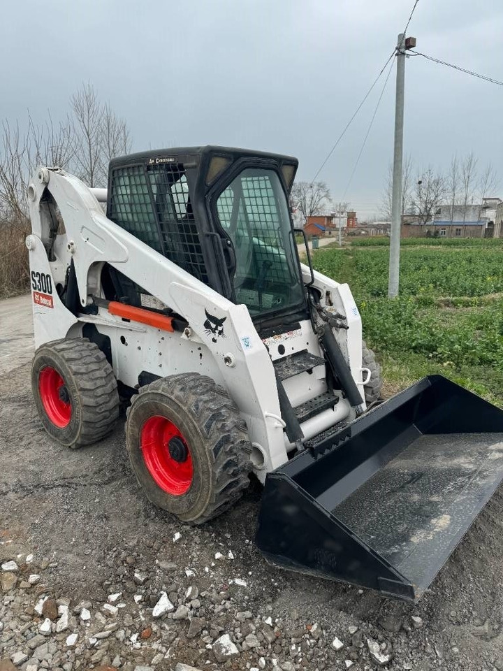Bobcat S 300 - شيول صغير: صور 2 Bobcat S 300 - شيول صغير: صور 2