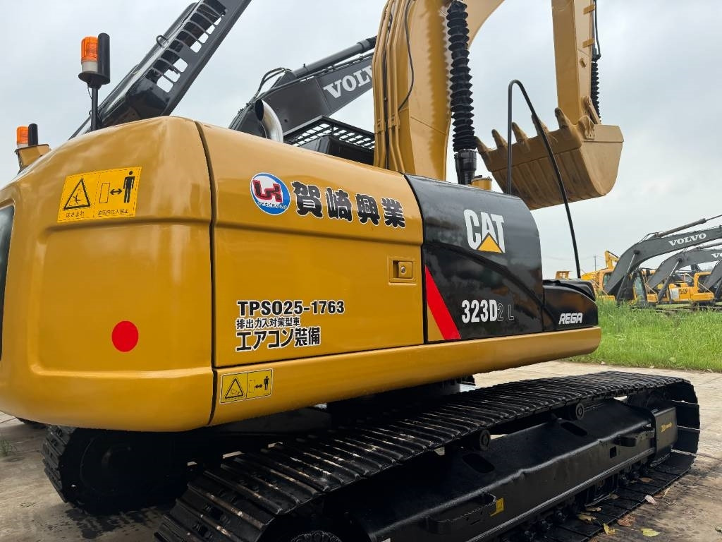 CAT 323D2 - حفارات زحافة: صور 5 CAT 323D2 - حفارات زحافة: صور 5