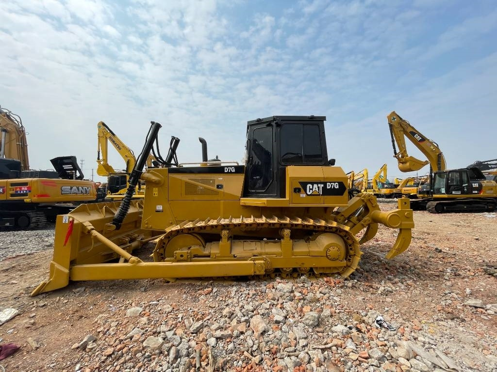 CAT D 7 G - حفارات زحافة: صور 5 CAT D 7 G - حفارات زحافة: صور 5