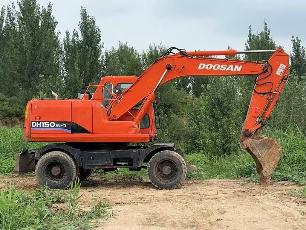 Doosan DH 150 W-7 - حفارة على عجلات: صور 2 Doosan DH 150 W-7 - حفارة على عجلات: صور 2