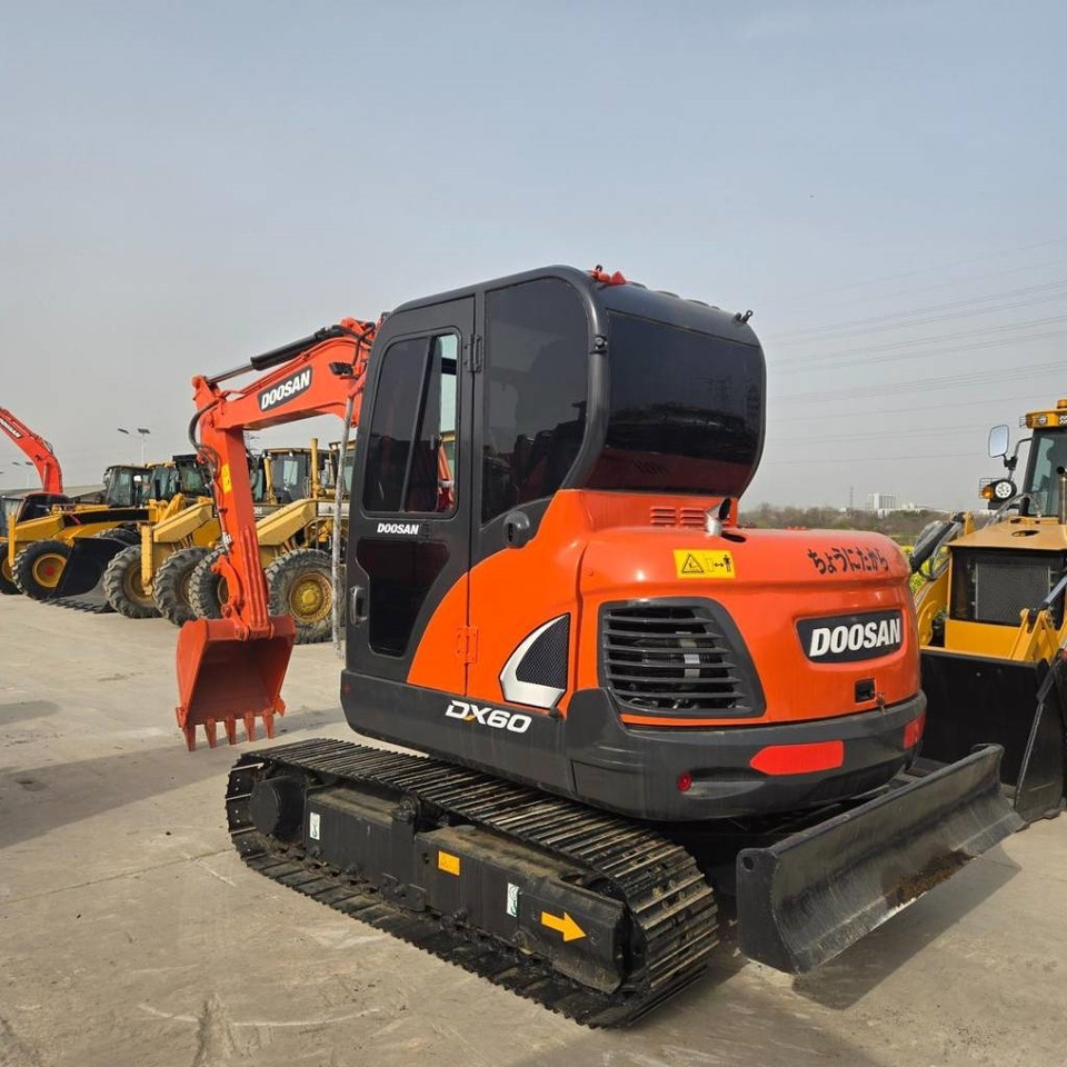Doosan DX 60 - حفارة مصغرة: صور 2 Doosan DX 60 - حفارة مصغرة: صور 2