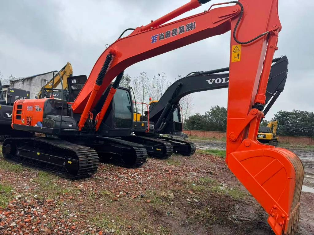 Hitachi ZX 200  - حفارات زحافة: صور 1 Hitachi ZX 200  - حفارات زحافة: صور 1