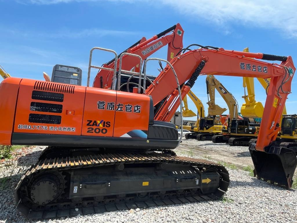 Hitachi ZX 200 - حفارات زحافة: صور 1 Hitachi ZX 200 - حفارات زحافة: صور 1