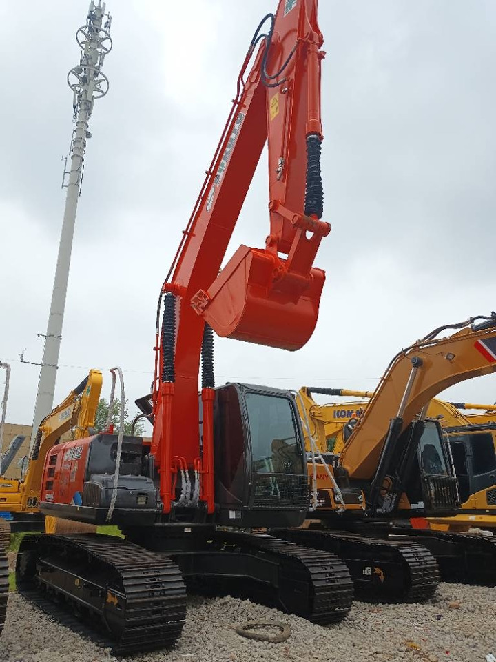 Hitachi ZX 200 - حفارات زحافة: صور 1 Hitachi ZX 200 - حفارات زحافة: صور 1