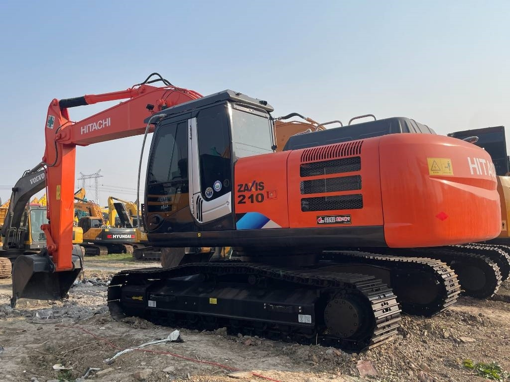 Hitachi ZX 210 - حفارات زحافة: صور 1 Hitachi ZX 210 - حفارات زحافة: صور 1