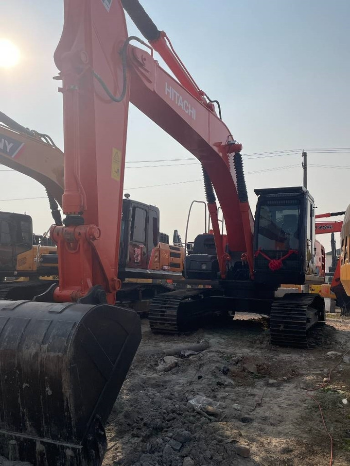Hitachi ZX 210 - حفارات زحافة: صور 4 Hitachi ZX 210 - حفارات زحافة: صور 4