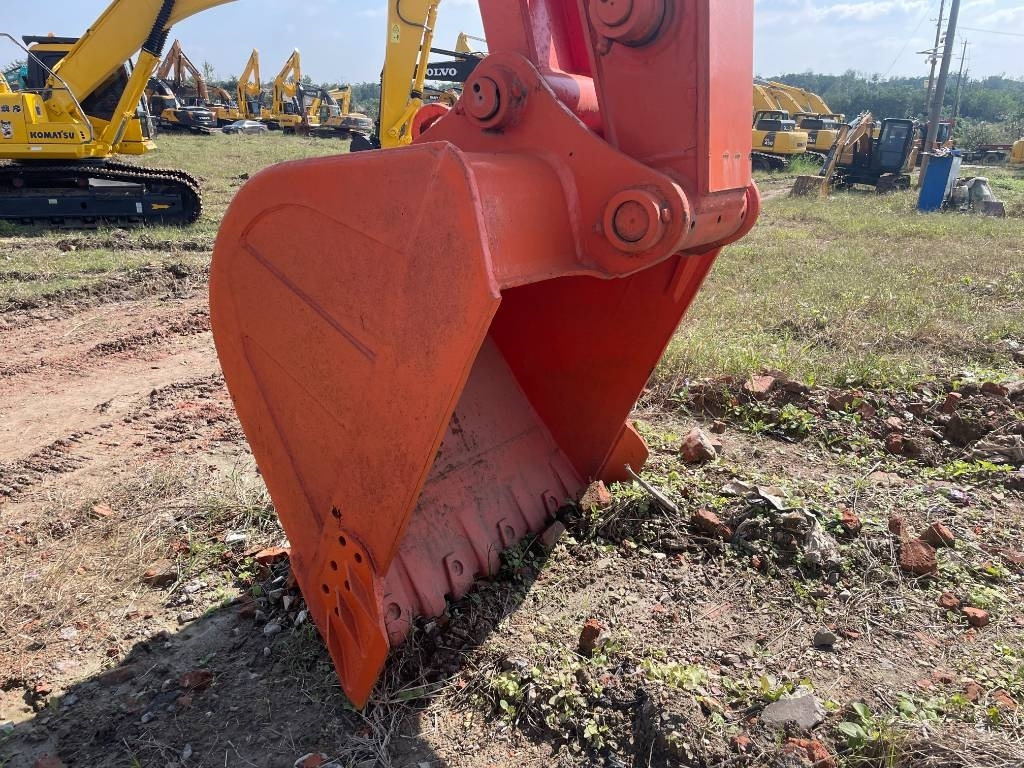 Hitachi ZX 240 - حفارات زحافة: صور 5 Hitachi ZX 240 - حفارات زحافة: صور 5