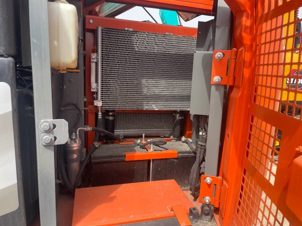 Hitachi ZX 70 - حفارة مصغرة: صور 5 Hitachi ZX 70 - حفارة مصغرة: صور 5