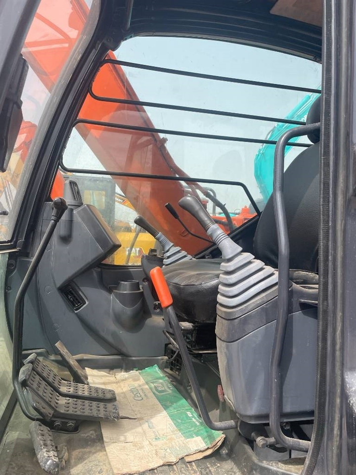 Hitachi ZX 70 - حفارة مصغرة: صور 5 Hitachi ZX 70 - حفارة مصغرة: صور 5