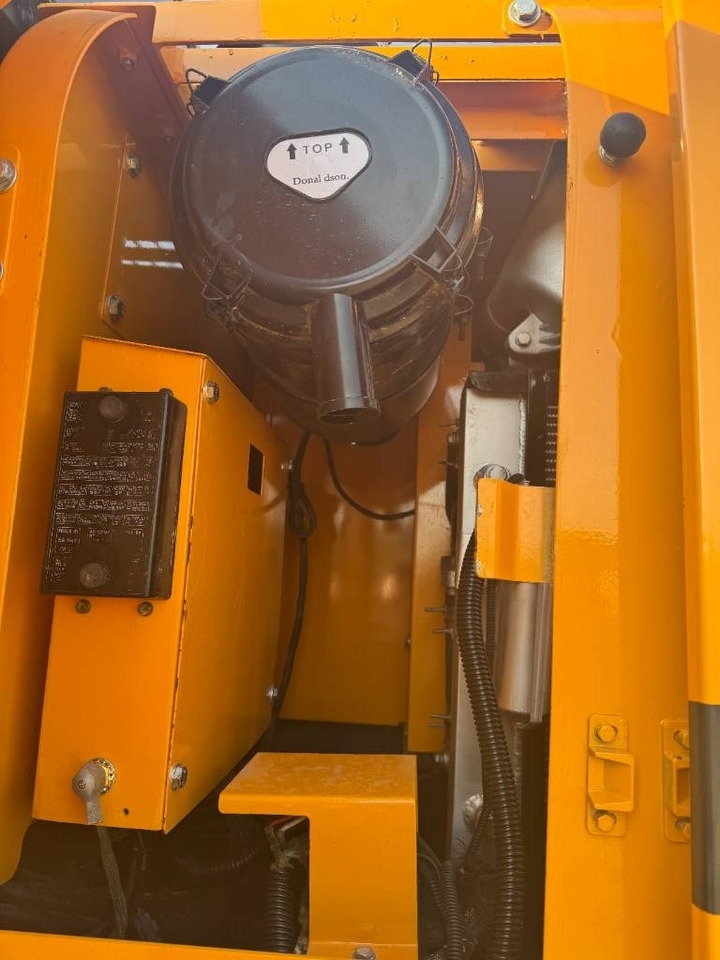 Hyundai HX 220 - حفارات زحافة: صور 5 Hyundai HX 220 - حفارات زحافة: صور 5