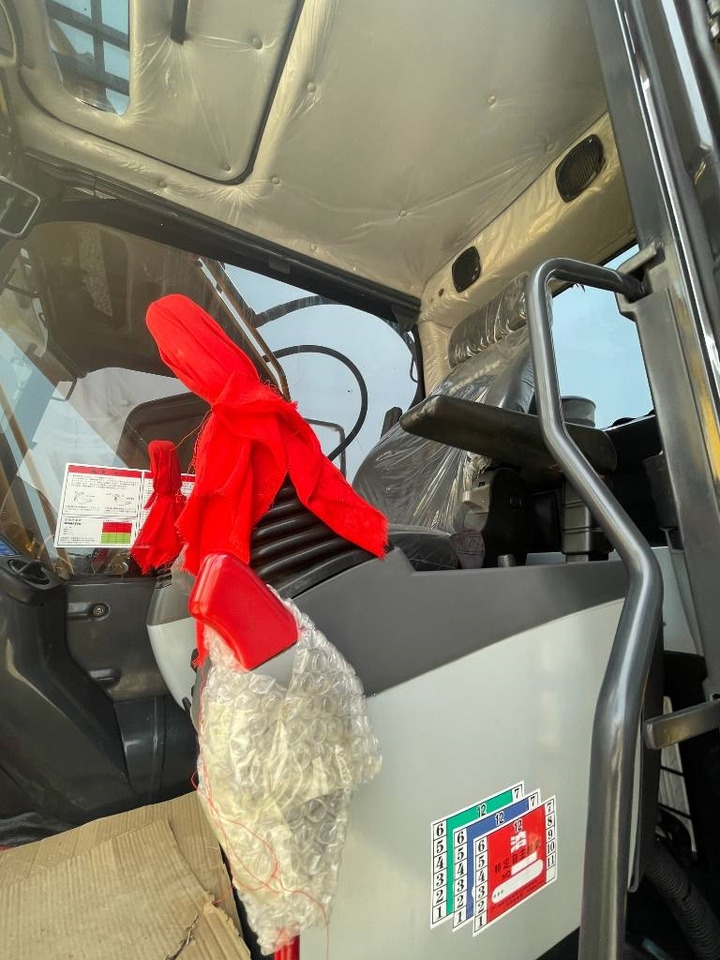 Komatsu PC 240 LC - حفارات زحافة: صور 4 Komatsu PC 240 LC - حفارات زحافة: صور 4