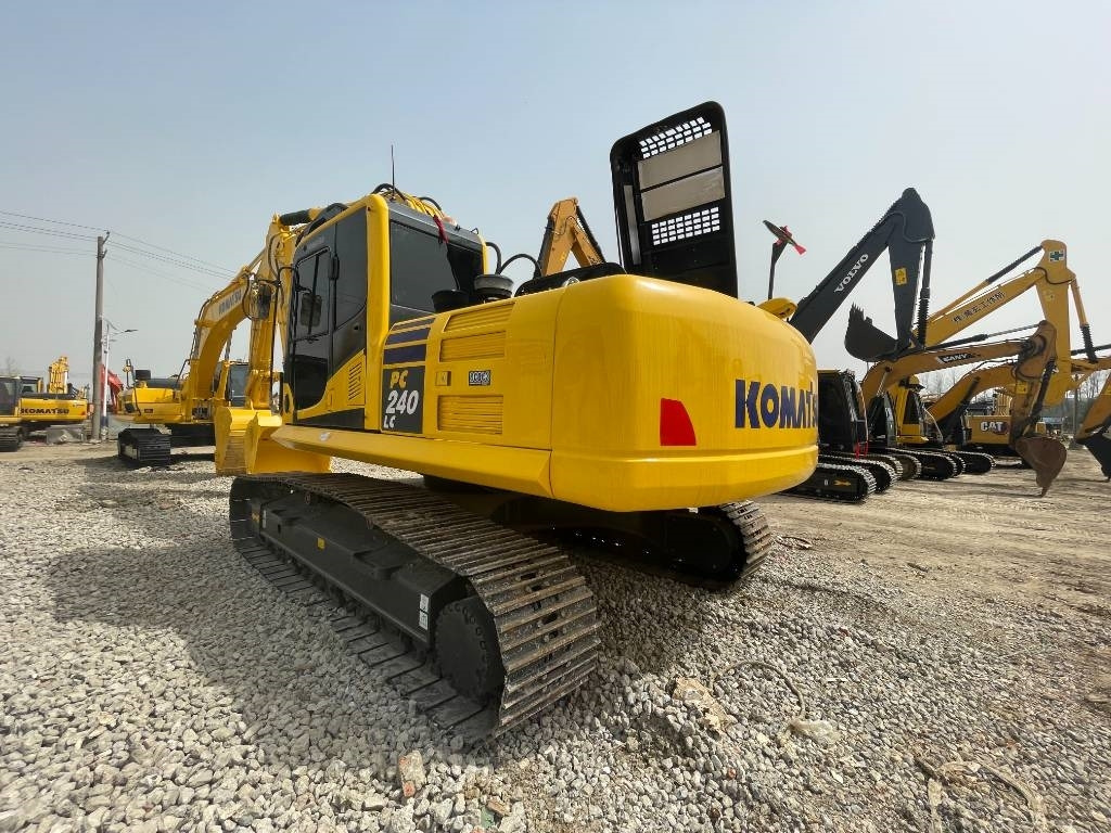 Komatsu PC 240 LC - حفارات زحافة: صور 3 Komatsu PC 240 LC - حفارات زحافة: صور 3