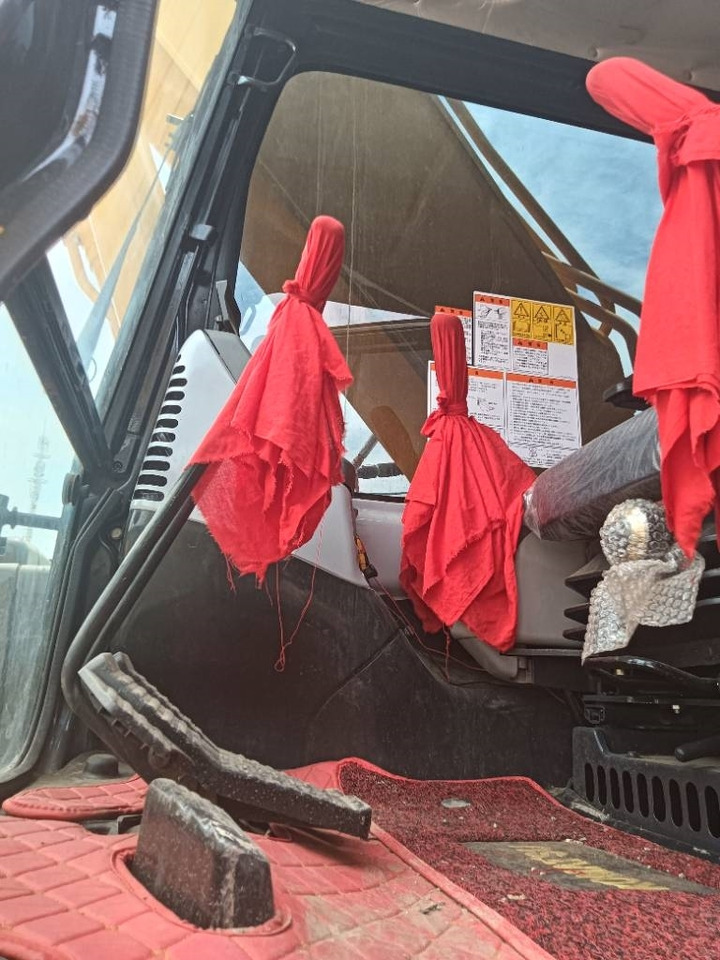 Komatsu PC 350 - حفارات زحافة: صور 5 Komatsu PC 350 - حفارات زحافة: صور 5