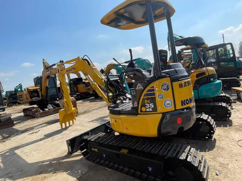 Komatsu PC 35 - حفارة مصغرة: صور 1 Komatsu PC 35 - حفارة مصغرة: صور 1