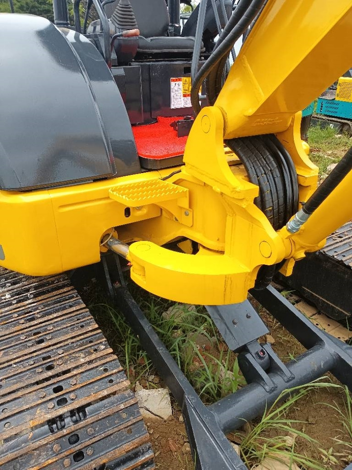 Komatsu PC 40  - حفارات زحافة: صور 5 Komatsu PC 40  - حفارات زحافة: صور 5