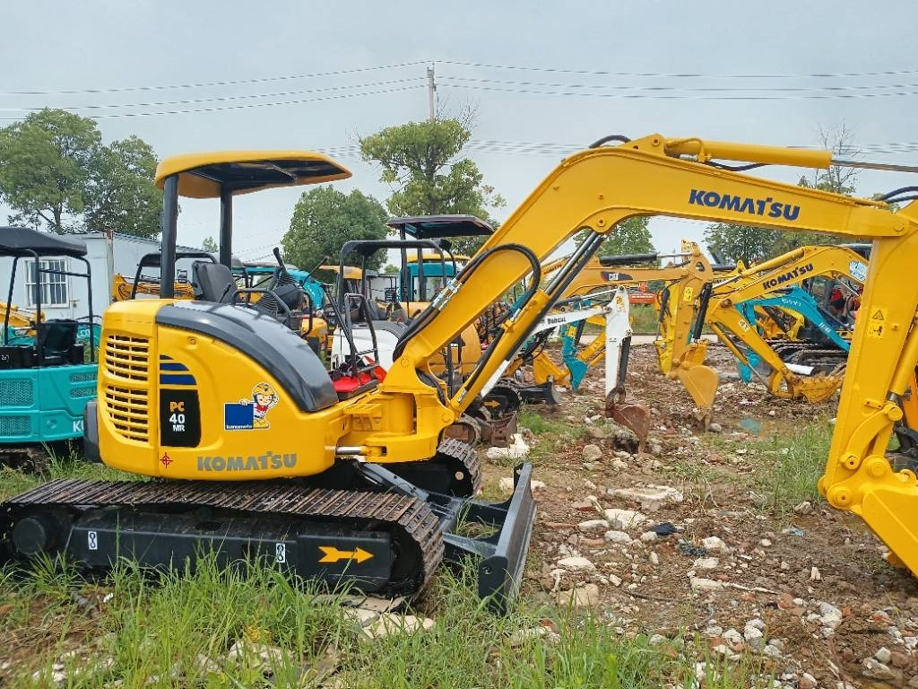 Komatsu PC 40  - حفارات زحافة: صور 4 Komatsu PC 40  - حفارات زحافة: صور 4
