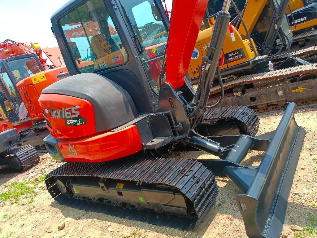 Kubota KX 165 - حفارة مصغرة: صور 5 Kubota KX 165 - حفارة مصغرة: صور 5