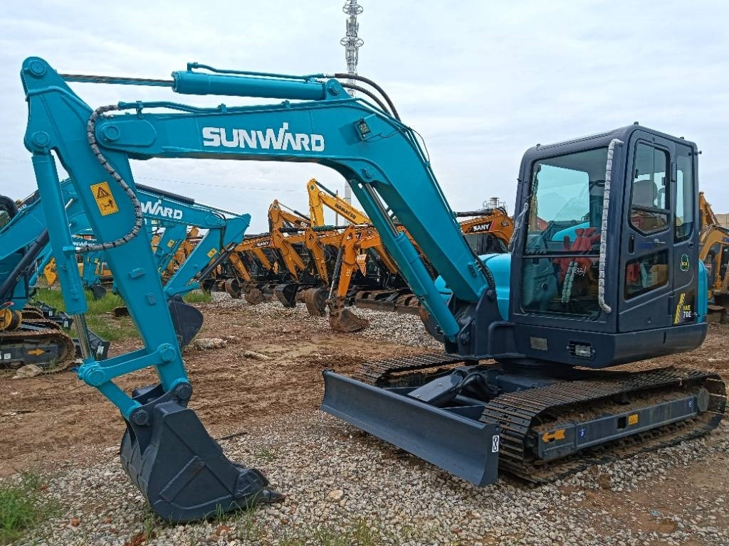 Sunward SWE 70 - حفارة مصغرة: صور 3 Sunward SWE 70 - حفارة مصغرة: صور 3