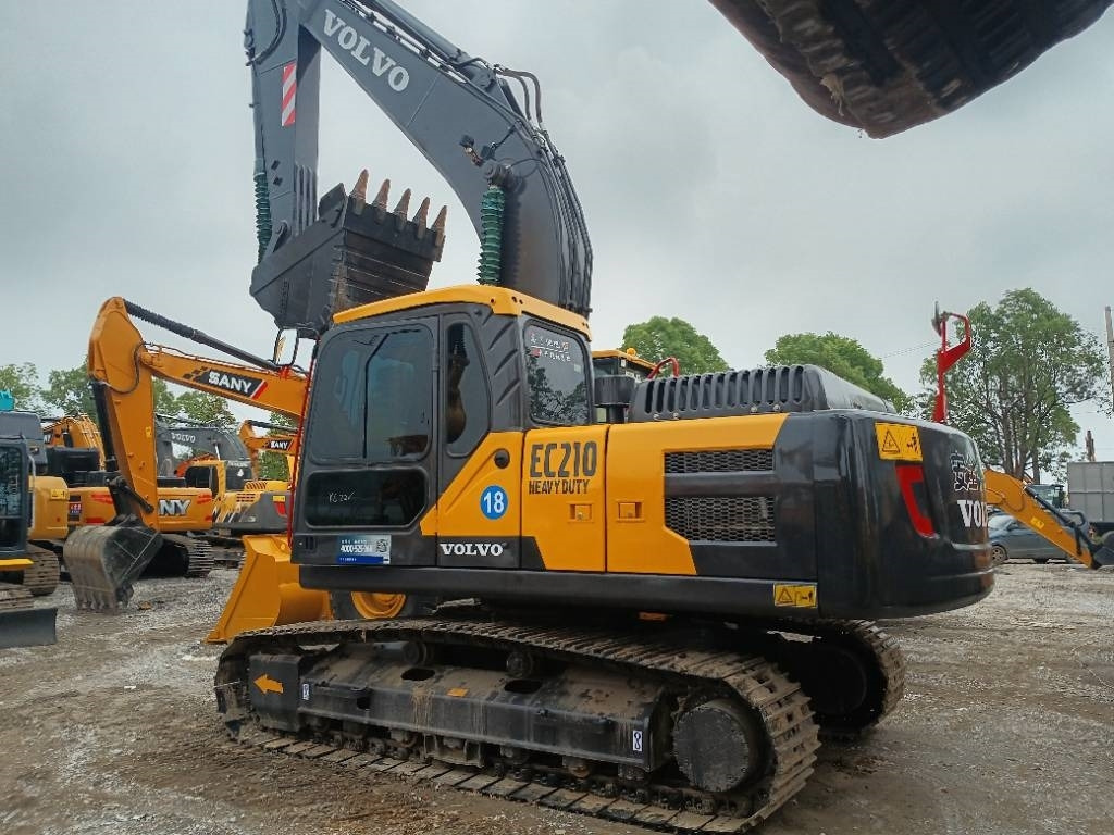 Volvo EC 210 - حفارات زحافة: صور 2 Volvo EC 210 - حفارات زحافة: صور 2