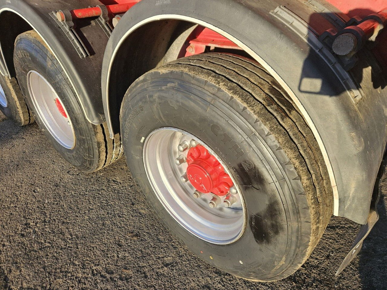 Janmil NWD 40 m3 - 2016 year of production - new floor - new tires - قلابة نصف مقطورة: صور 4 Janmil NWD 40 m3 - 2016 year of production - new floor - new tires - قلابة نصف مقطورة: صور 4