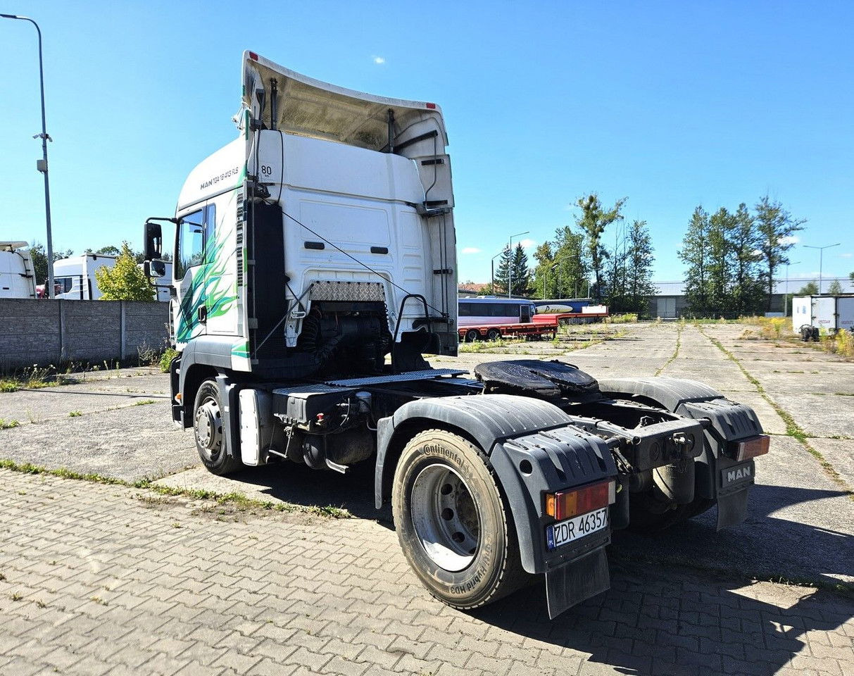 MAN 18.413 FLS - Manual pump and injectors, Intarder, Airco - شاحنة جرار: صور 3 MAN 18.413 FLS - Manual pump and injectors, Intarder, Airco - شاحنة جرار: صور 3