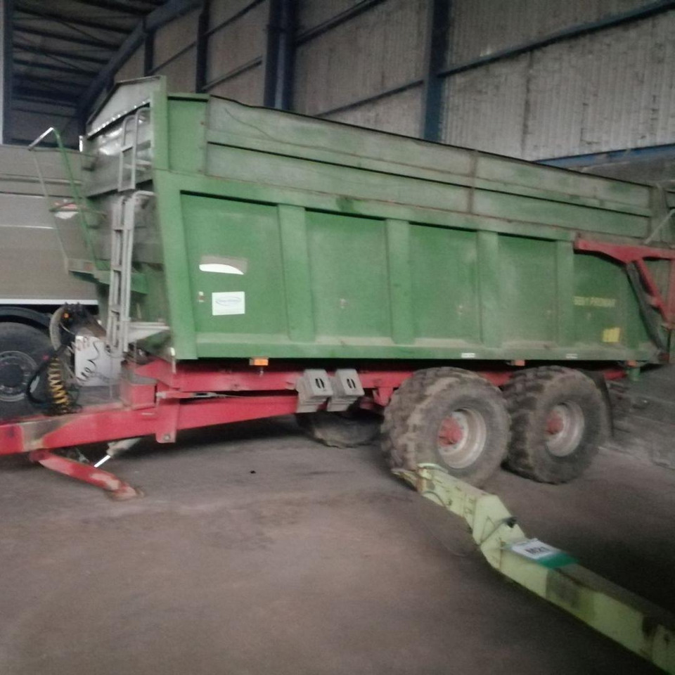 Pronar T, Traktorový náves, 669/1 - قلابة مقطورة الزراعية: صور 3 Pronar T, Traktorový náves, 669/1 - قلابة مقطورة الزراعية: صور 3