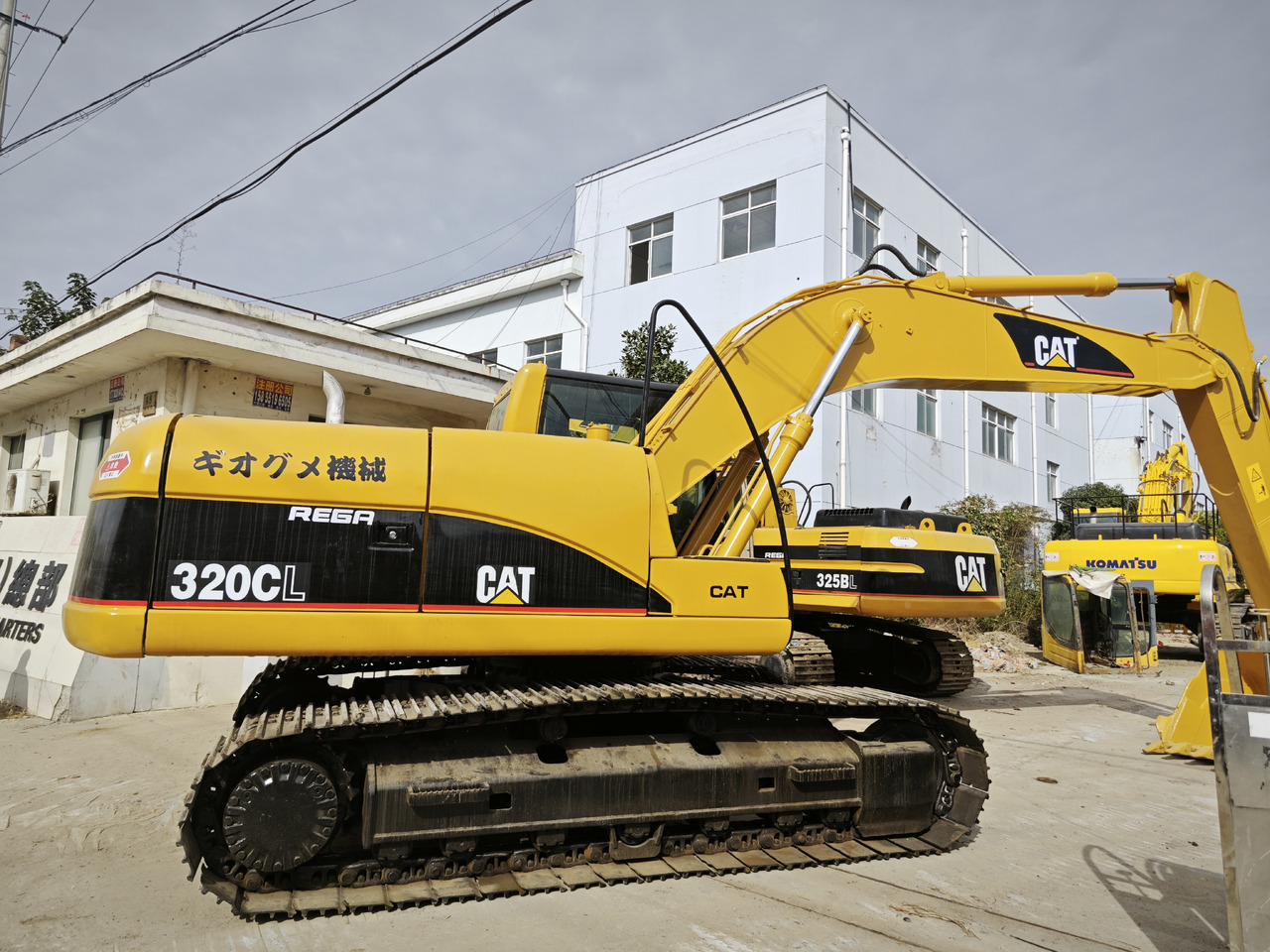 CATERPILLAR 320C 320CL - حفارات زحافة: صور 2 CATERPILLAR 320C 320CL - حفارات زحافة: صور 2