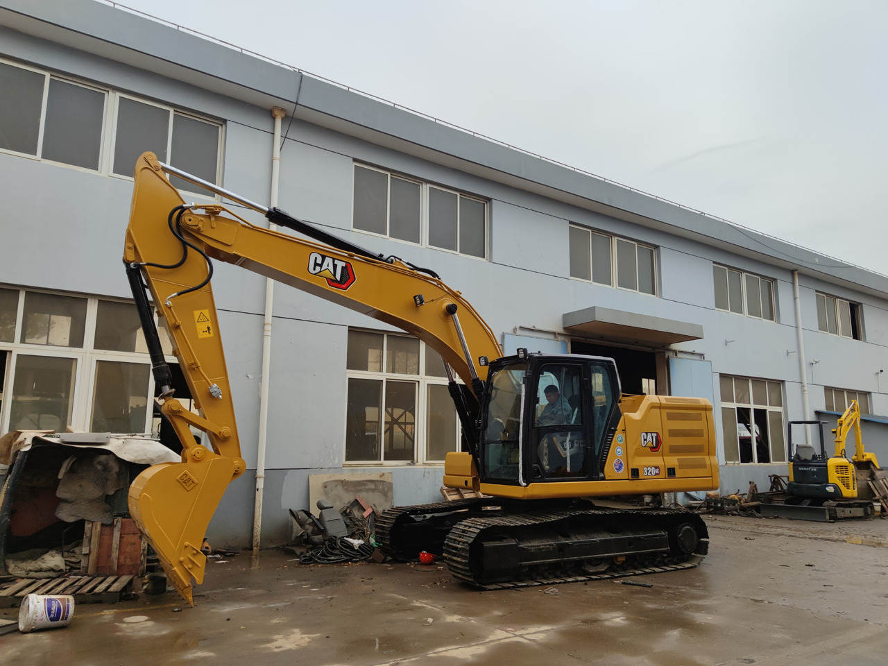 CATERPILLAR 320GC - موبايل كرين: صور 5 CATERPILLAR 320GC - موبايل كرين: صور 5
