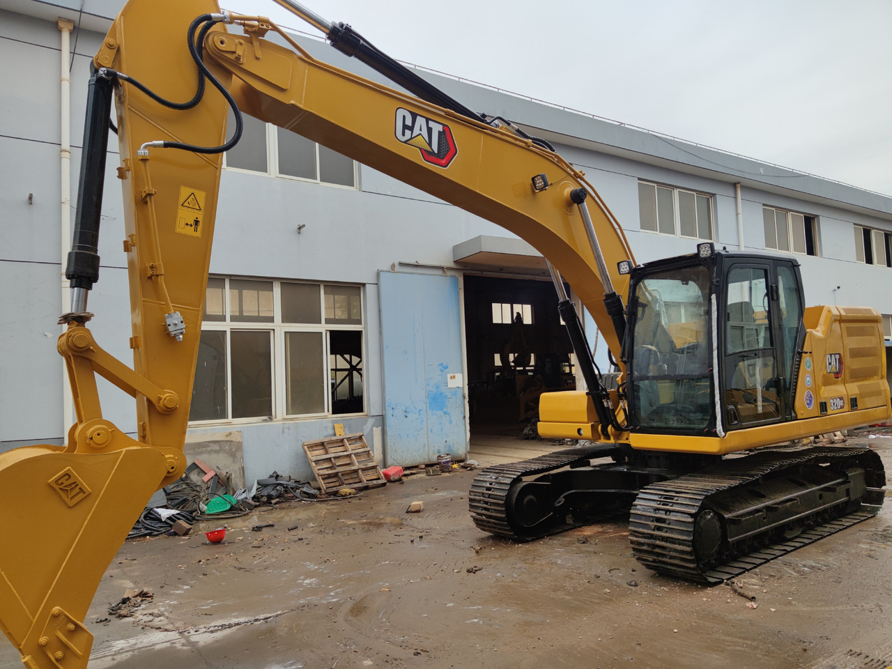 CATERPILLAR 320GC - موبايل كرين: صور 4 CATERPILLAR 320GC - موبايل كرين: صور 4