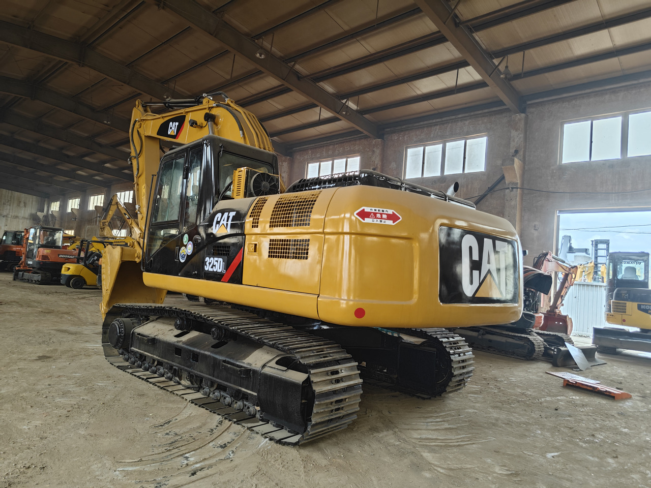 CATERPILLAR 325D - موبايل كرين: صور 3 CATERPILLAR 325D - موبايل كرين: صور 3