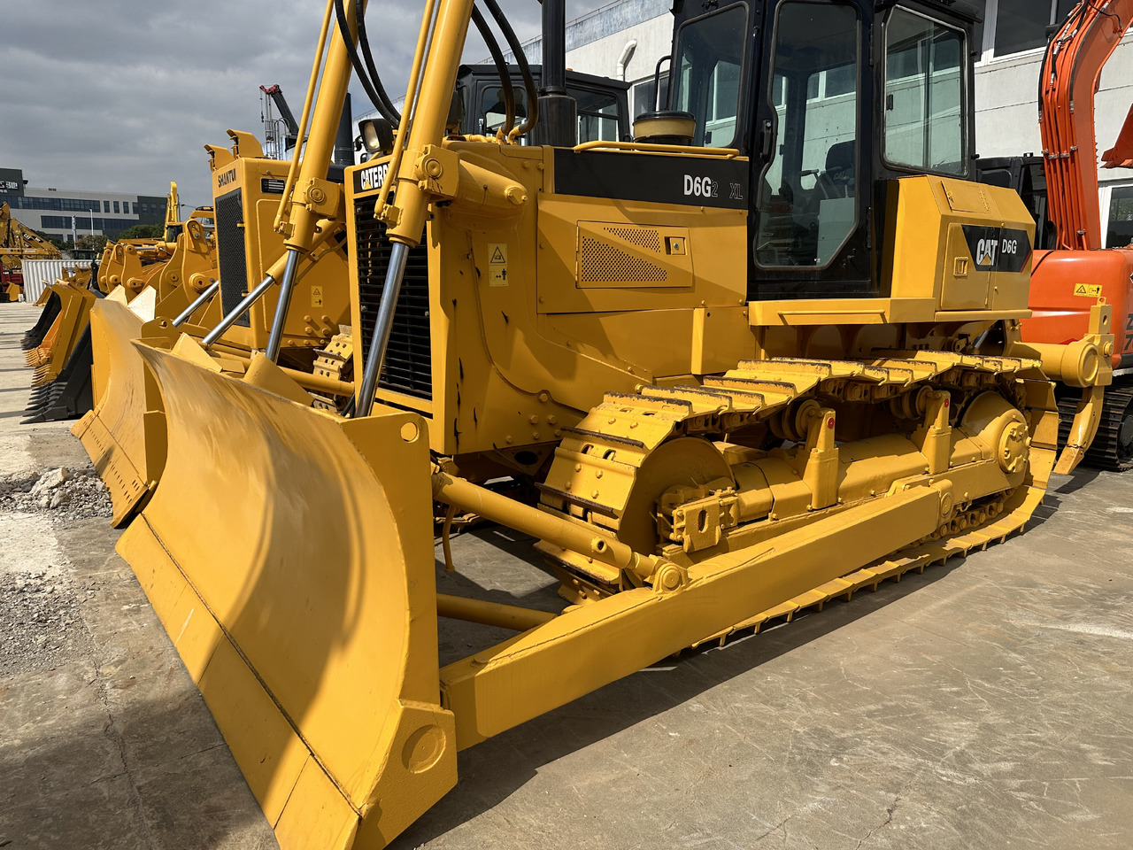 CATERPILLAR D6G CAT dozer - بلدوزر: صور 1 CATERPILLAR D6G CAT dozer - بلدوزر: صور 1
