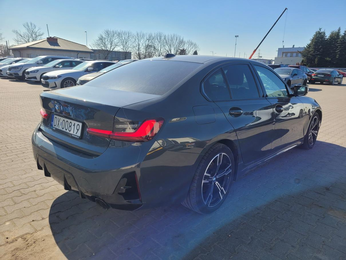 BMW 320 D XDRIVE SEDAN - سيارة: صور 4 BMW 320 D XDRIVE SEDAN - سيارة: صور 4