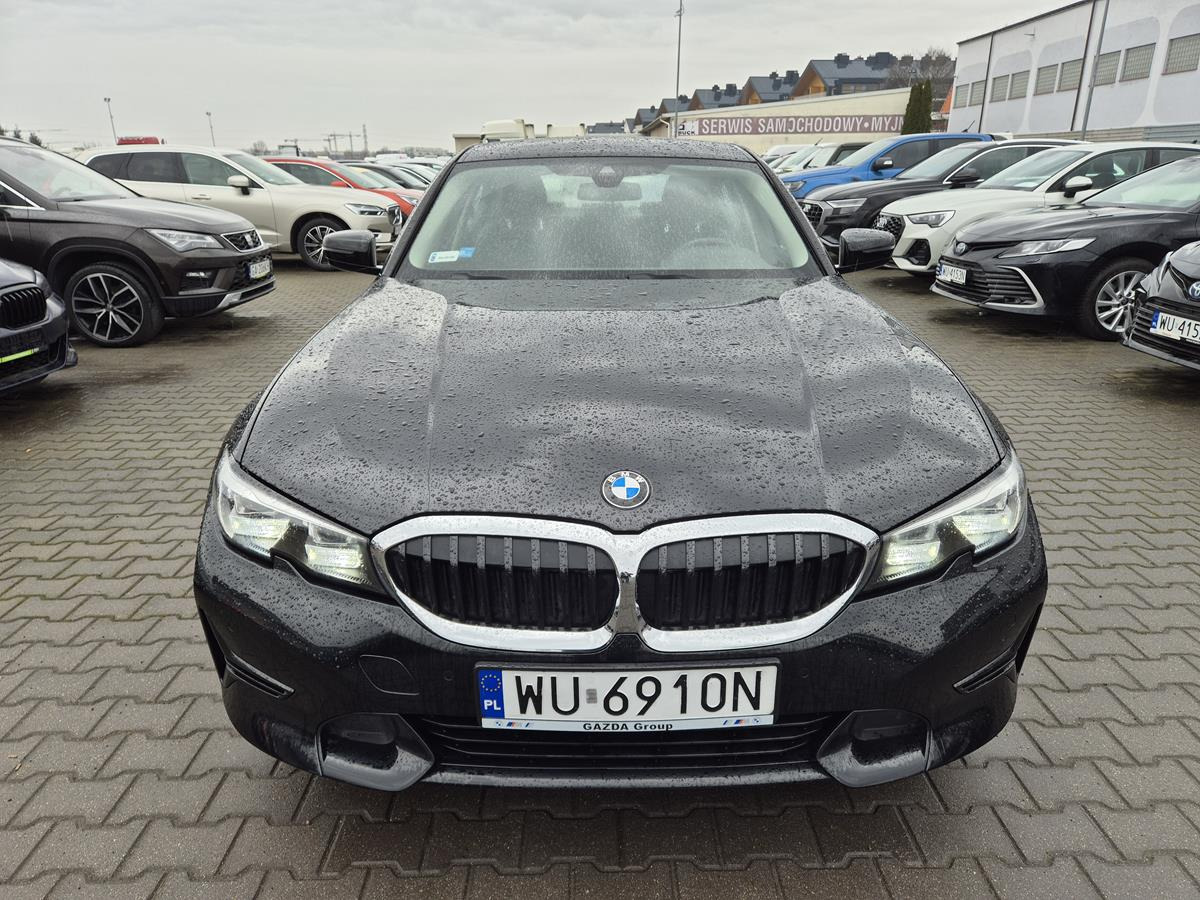 BMW 320I XDRIVE SEDAN - سيارة: صور 2 BMW 320I XDRIVE SEDAN - سيارة: صور 2