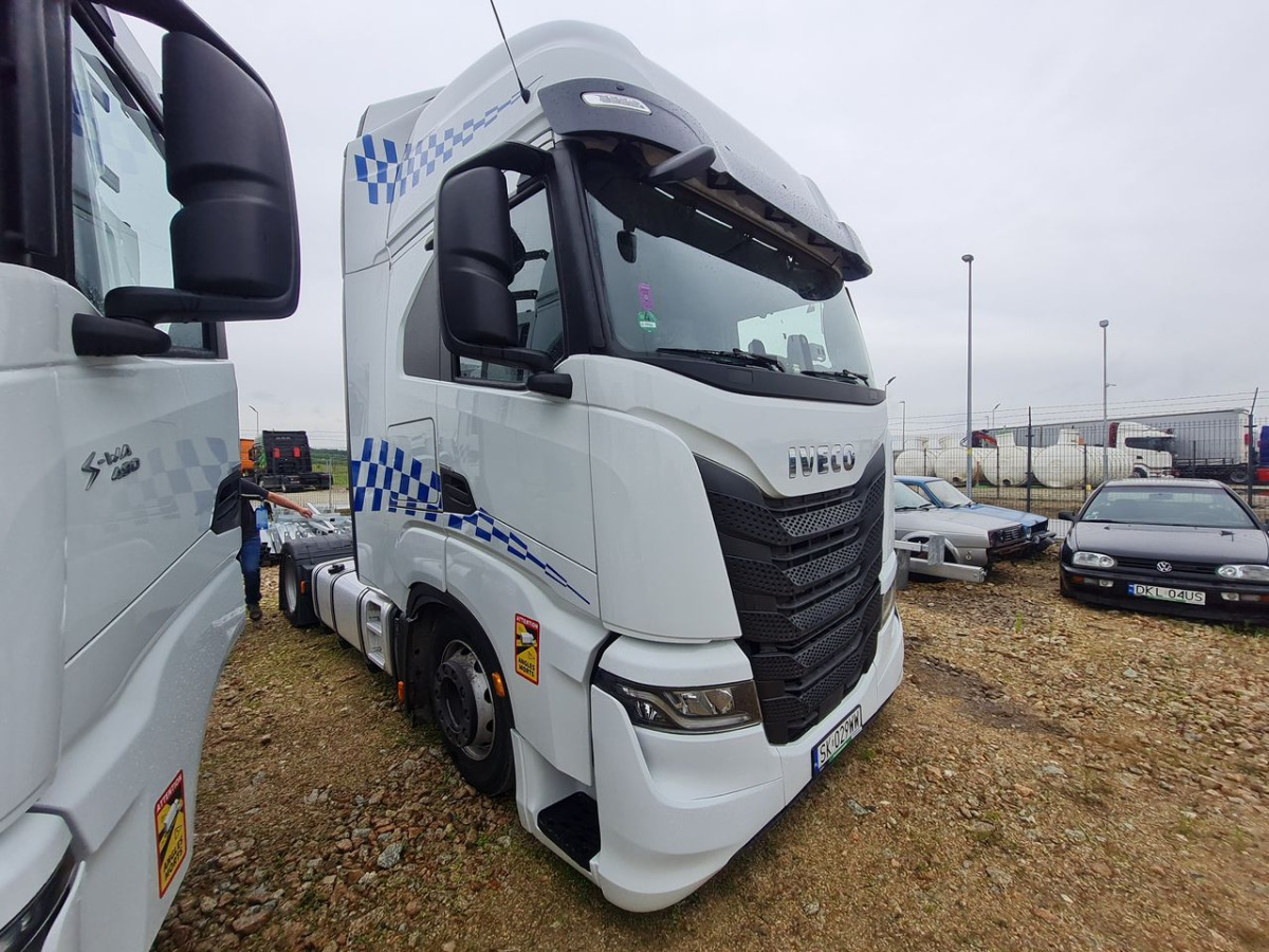 IVECO AS440ST/FP LT CIĄGNIK SIODŁOWY - شاحنة جرار: صور 1 IVECO AS440ST/FP LT CIĄGNIK SIODŁOWY - شاحنة جرار: صور 1