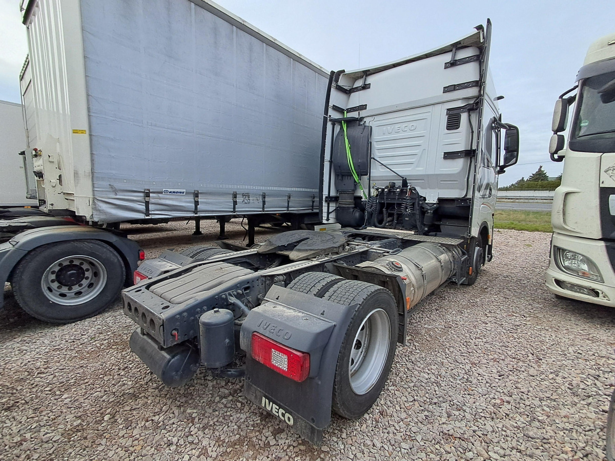 IVECO AS440ST/FP LT LNG CIĄGNIK SIODŁOWY - شاحنة جرار: صور 4 IVECO AS440ST/FP LT LNG CIĄGNIK SIODŁOWY - شاحنة جرار: صور 4