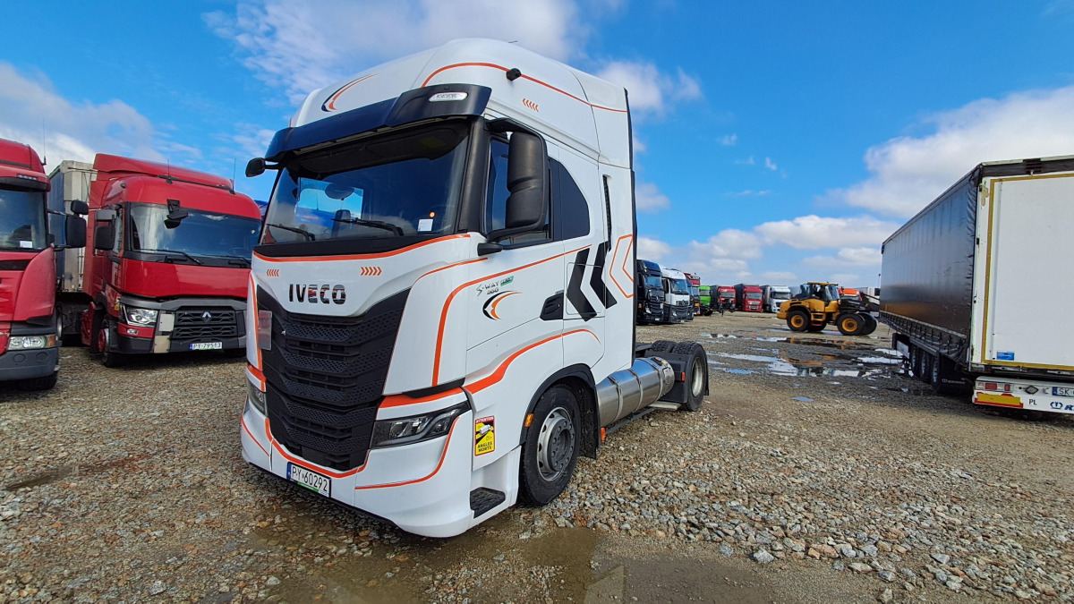 IVECO AS440ST/FP LT LNG CIĄGNIK SIODŁOWY - شاحنة جرار: صور 3 IVECO AS440ST/FP LT LNG CIĄGNIK SIODŁOWY - شاحنة جرار: صور 3