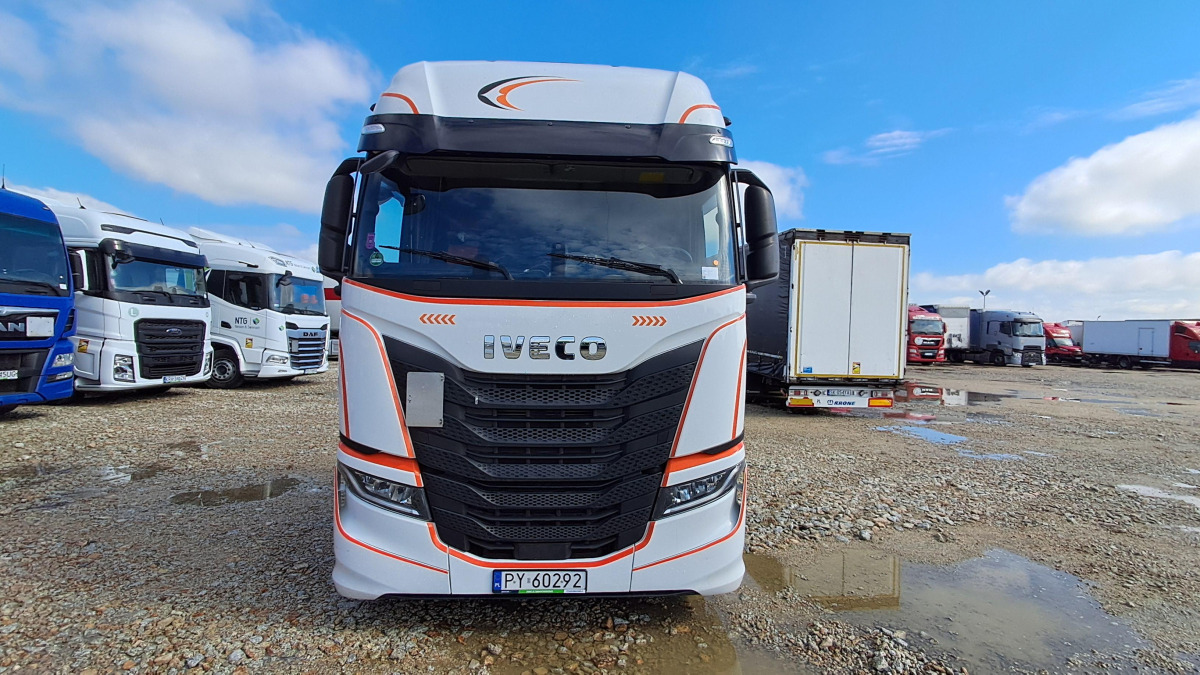 IVECO AS440ST/FP LT LNG CIĄGNIK SIODŁOWY - شاحنة جرار: صور 2 IVECO AS440ST/FP LT LNG CIĄGNIK SIODŁOWY - شاحنة جرار: صور 2