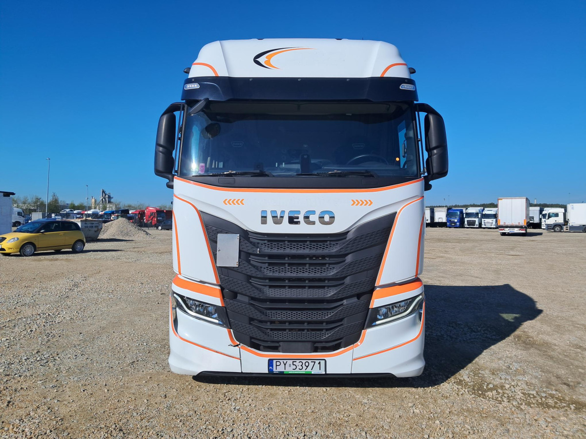 IVECO AS440ST/FP LT LNG CIĄGNIK SIODŁOWY - شاحنة جرار: صور 2 IVECO AS440ST/FP LT LNG CIĄGNIK SIODŁOWY - شاحنة جرار: صور 2