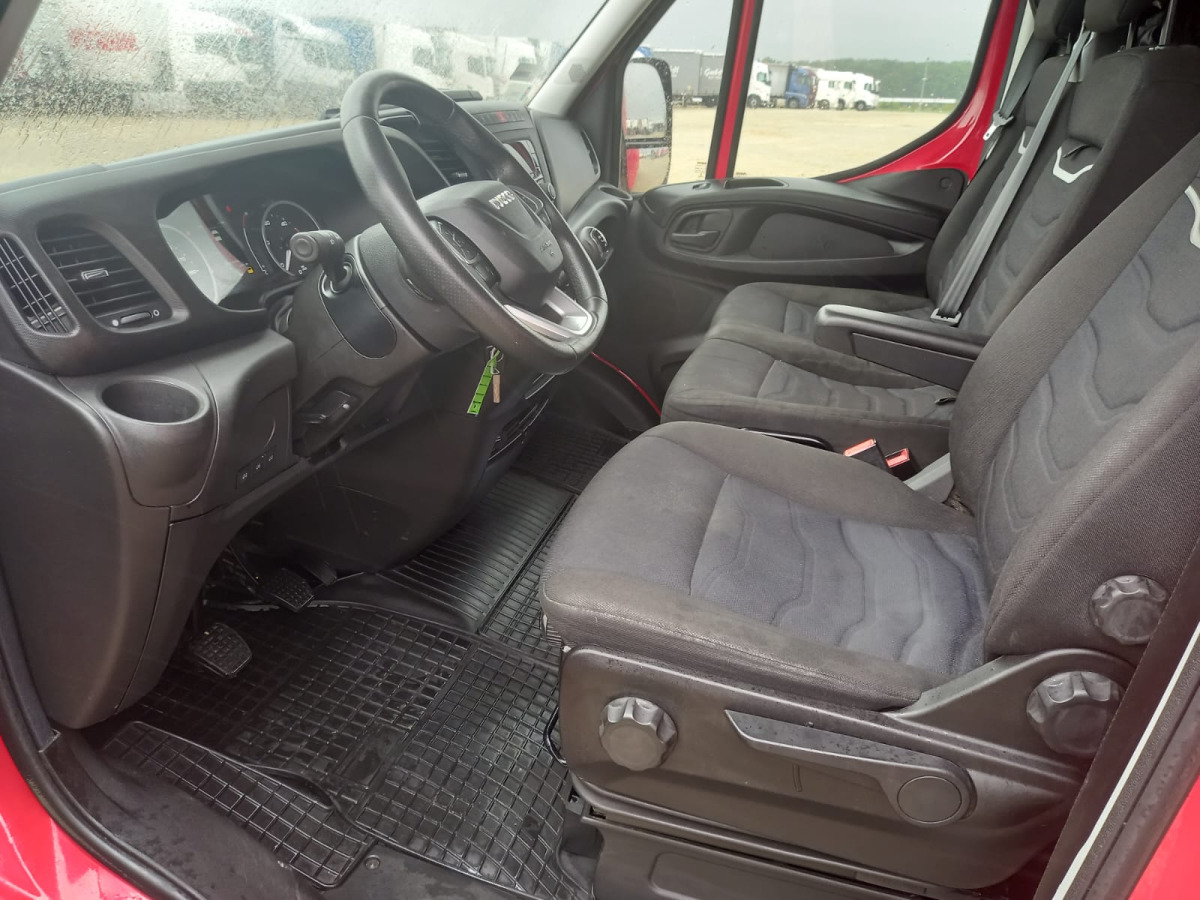 الشاحنات الصغيرة ستائر IVECO/JUSAM STANISŁAWJURKOWSKI 50C18/JU06 PLANDEKA: صور 13
