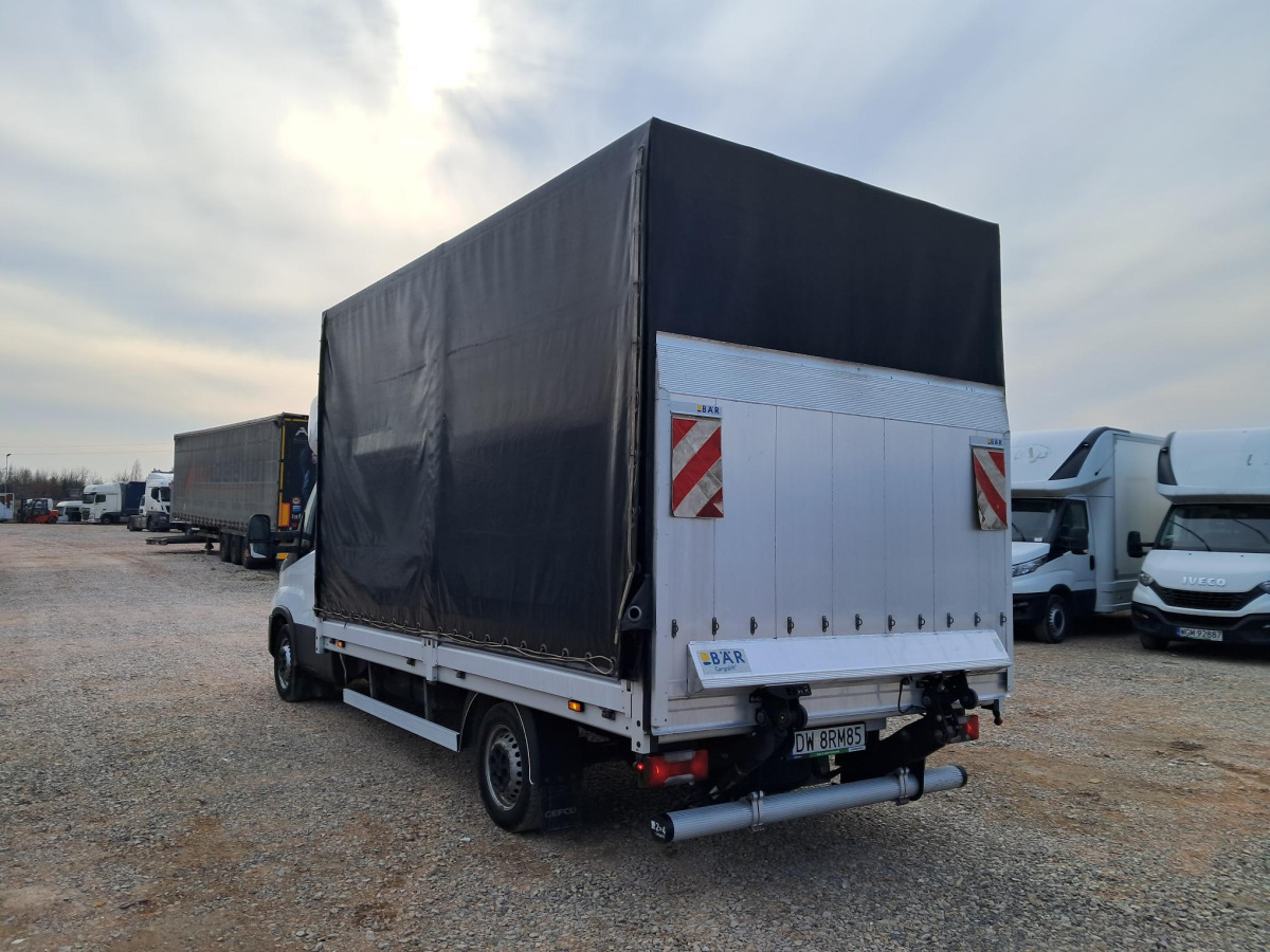 IVECO PLANDEKA Z WINDĄ - الشاحنات الصغيرة ستائر: صور 4 IVECO PLANDEKA Z WINDĄ - الشاحنات الصغيرة ستائر: صور 4