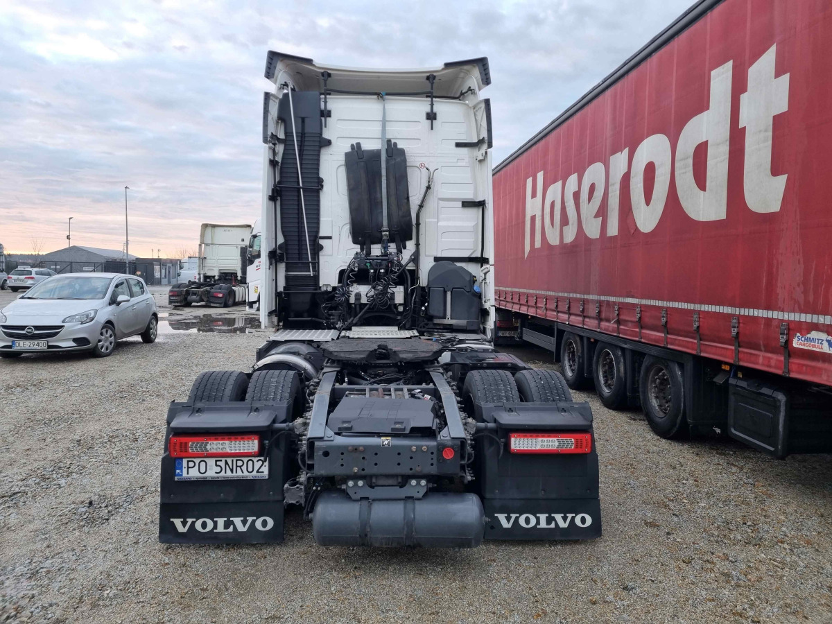 VOLVO FH 460 CIĄGNIK SIODŁOWY - شاحنة جرار: صور 5 VOLVO FH 460 CIĄGNIK SIODŁOWY - شاحنة جرار: صور 5