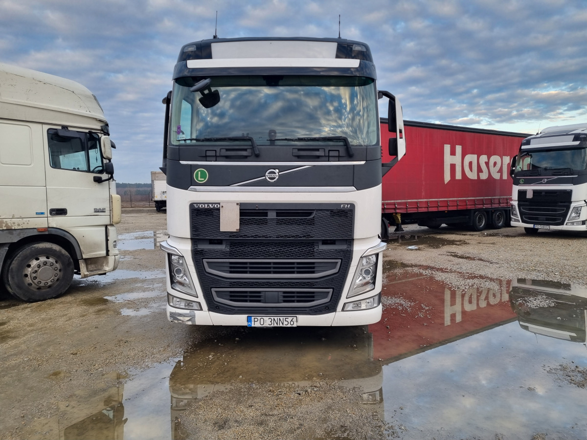 VOLVO FH 460 CIĄGNIK SIODŁOWY - شاحنة جرار: صور 2 VOLVO FH 460 CIĄGNIK SIODŁOWY - شاحنة جرار: صور 2