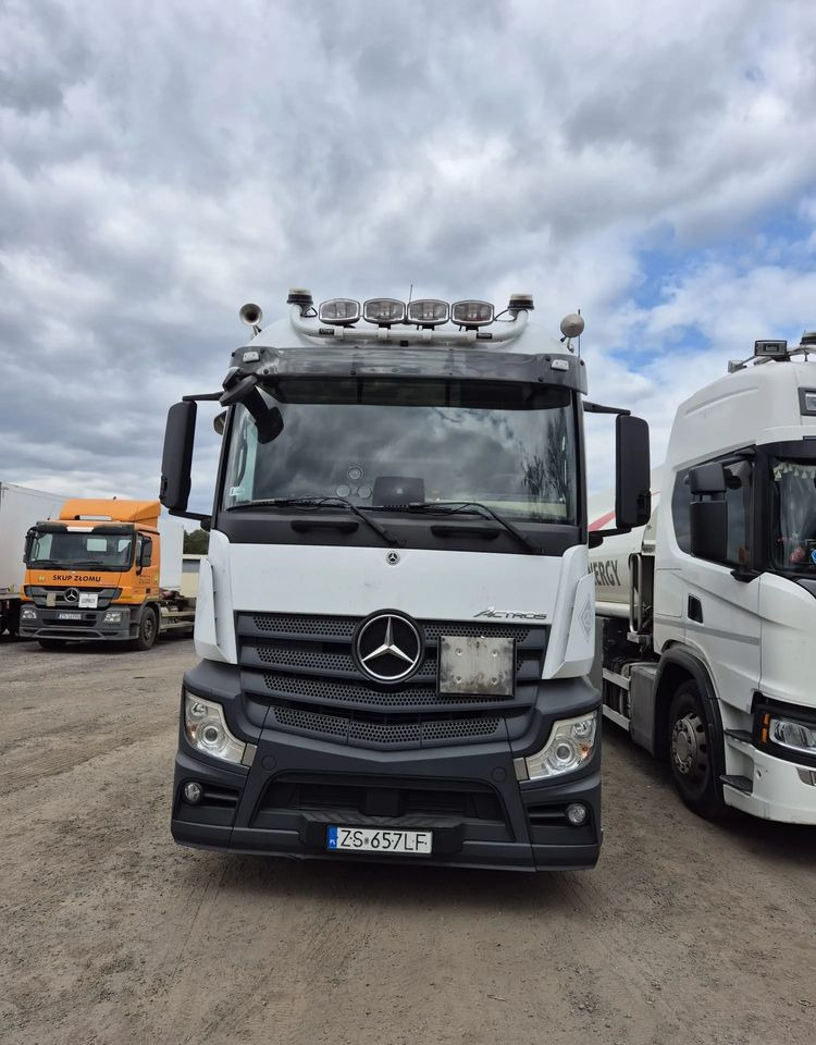 Mercedes-Benz Actros 1843 LS - شاحنة جرار: صور 3 Mercedes-Benz Actros 1843 LS - شاحنة جرار: صور 3